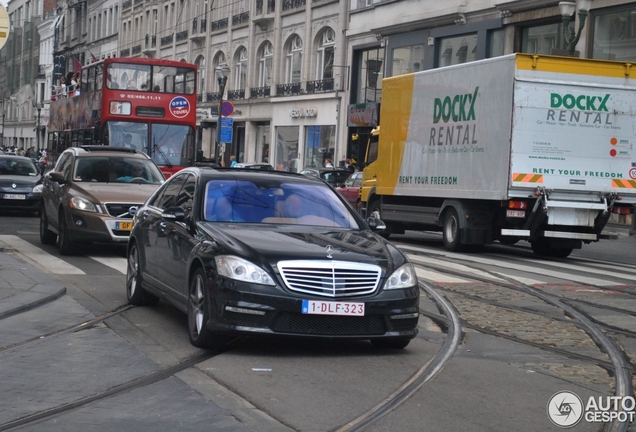 Mercedes-Benz S 65 AMG V221