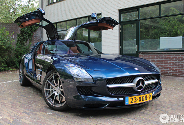 Mercedes-Benz SLS AMG