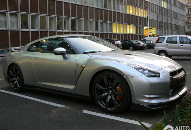 Nissan GT-R