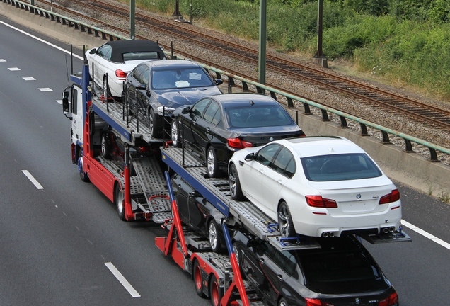 BMW M5 F10 2011