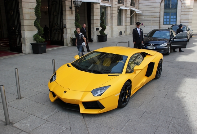 Lamborghini Aventador LP700-4