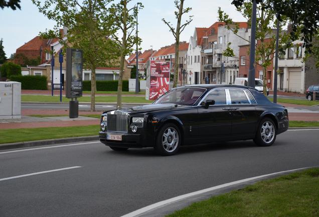 Rolls-Royce Phantom Black