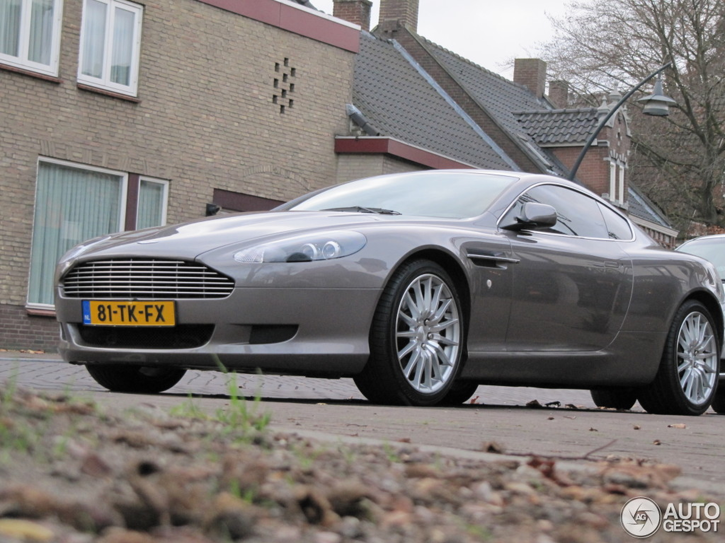 Aston Martin DB9