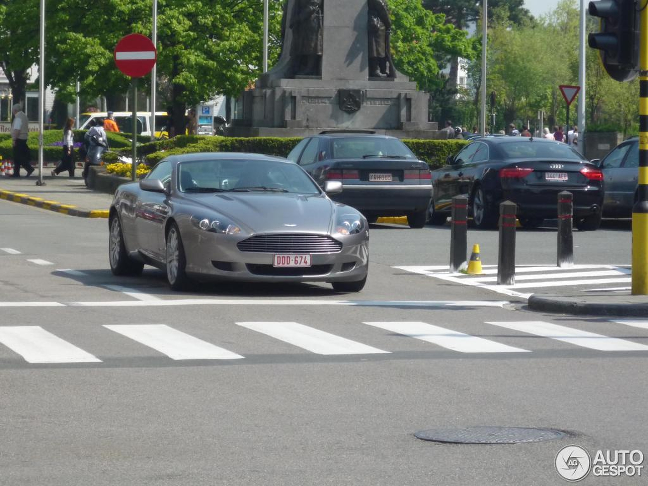 Aston Martin DB9