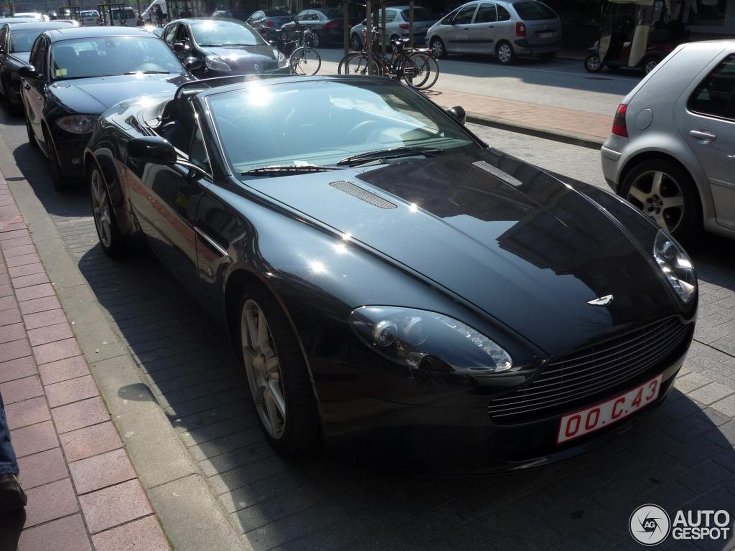 Aston Martin V8 Vantage Roadster