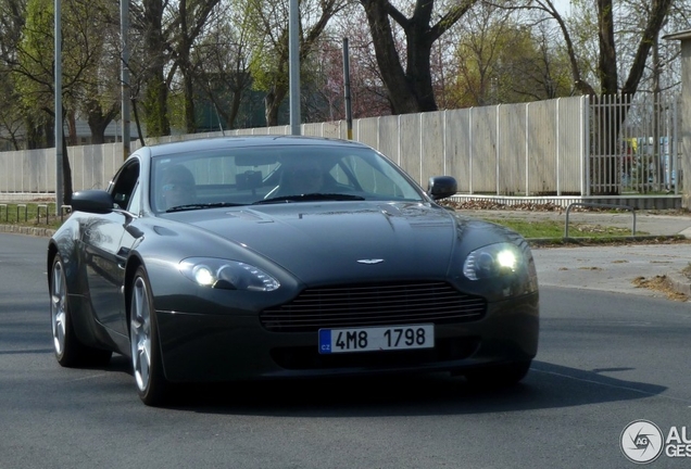 Aston Martin V8 Vantage