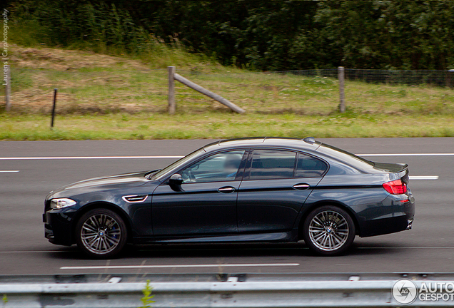 BMW M5 F10 2011