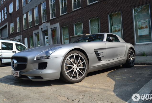 Mercedes-Benz SLS AMG