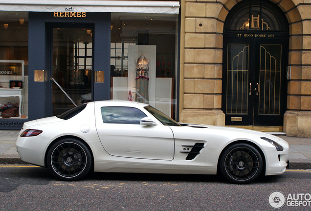 Mercedes-Benz SLS AMG