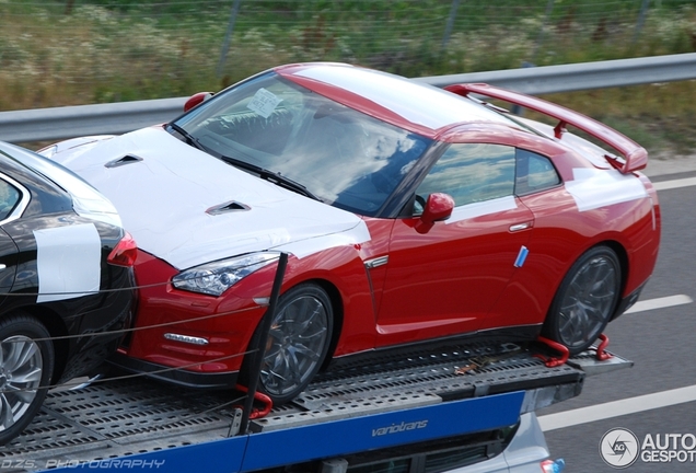 Nissan GT-R 2011