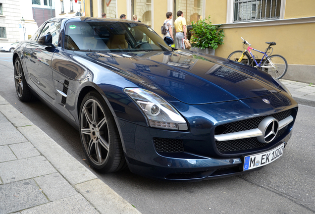 Mercedes-Benz SLS AMG