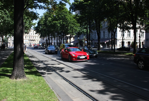 Nissan GT-R 2011