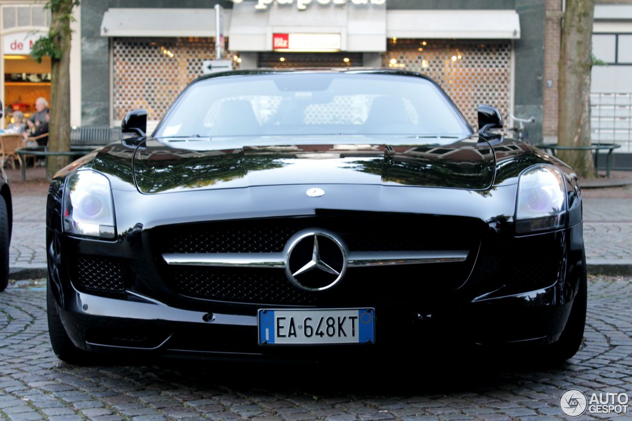 Mercedes-Benz SLS AMG