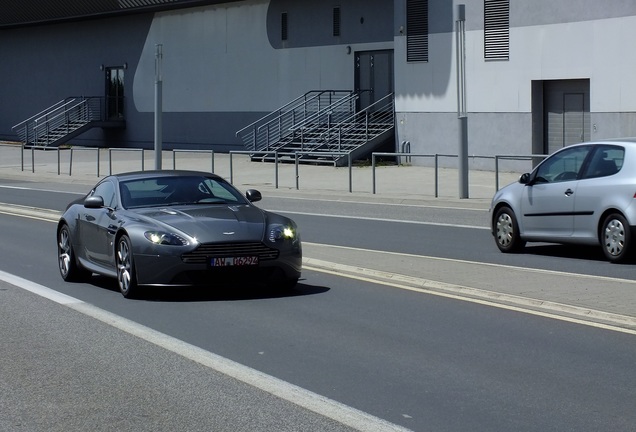 Aston Martin V8 Vantage 2012