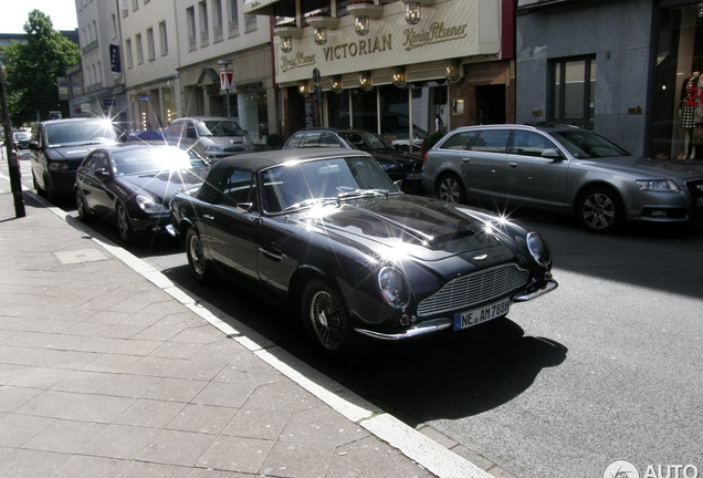 Aston Martin DB6 Vantage Volante