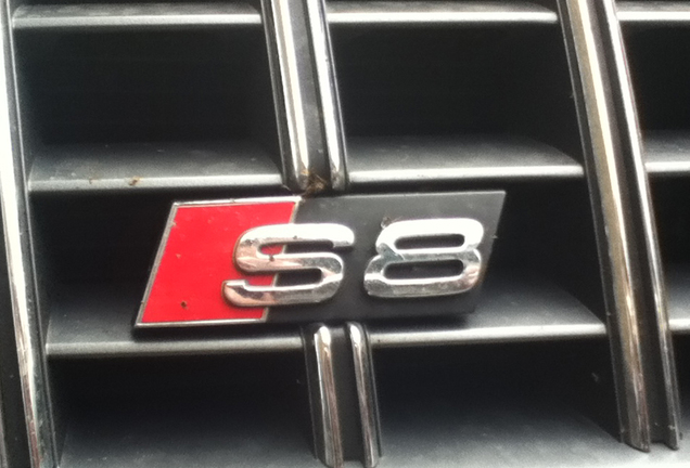 Audi S8 D3