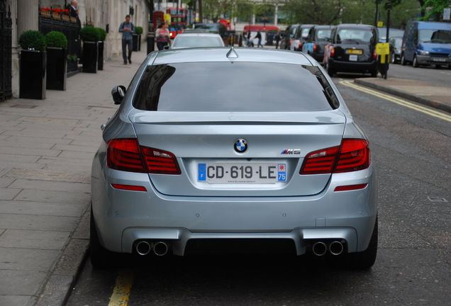 BMW M5 F10 2011