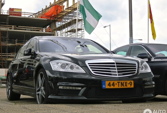 Mercedes-Benz S 63 AMG W221 2011