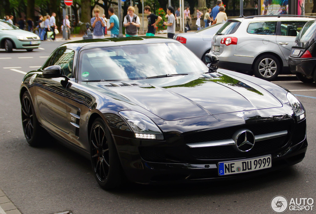 Mercedes-Benz SLS AMG