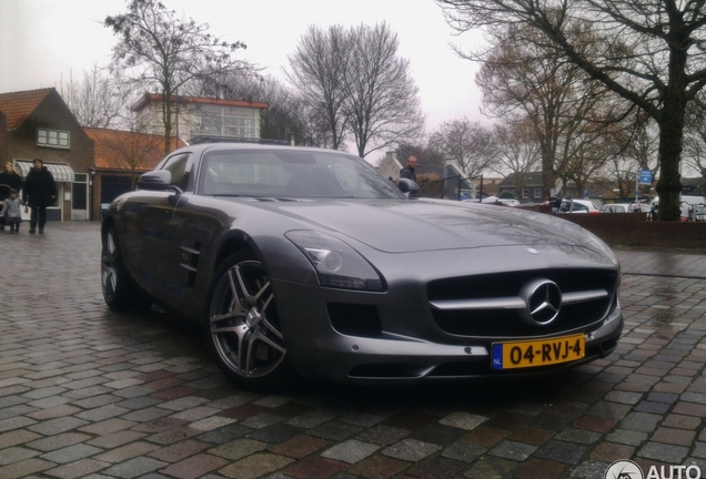 Mercedes-Benz SLS AMG