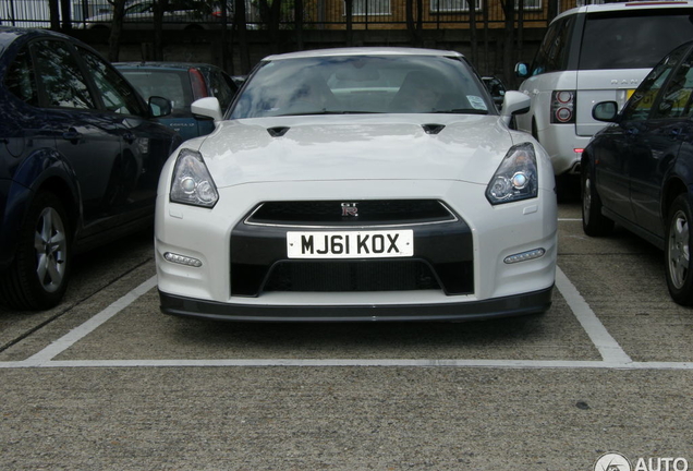 Nissan GT-R 2011