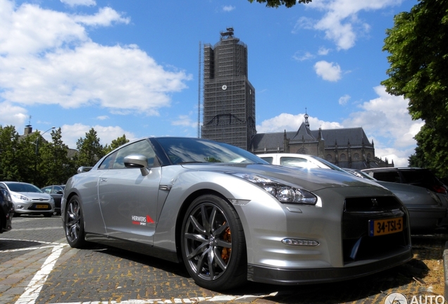 Nissan GT-R 2012