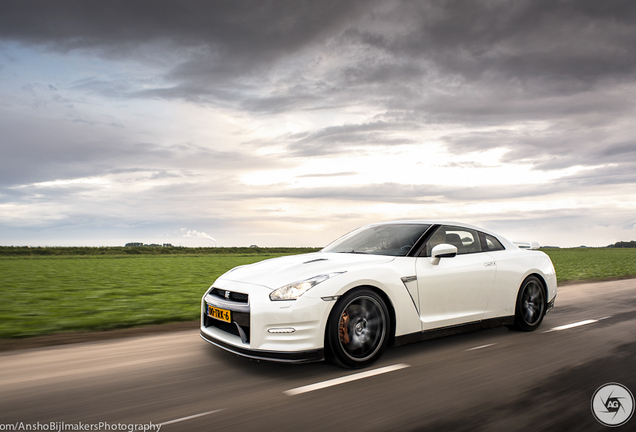 Nissan GT-R 2012