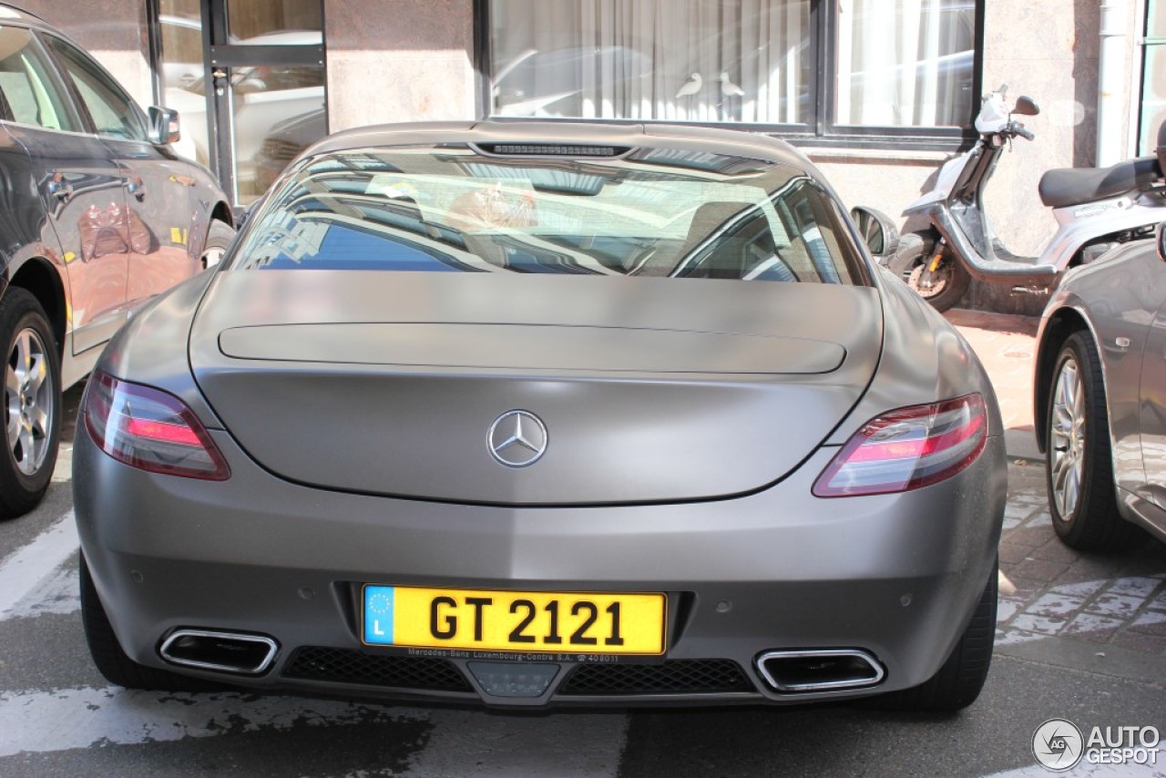 Mercedes-Benz SLS AMG