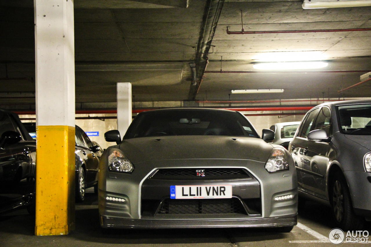 Nissan GT-R 2011