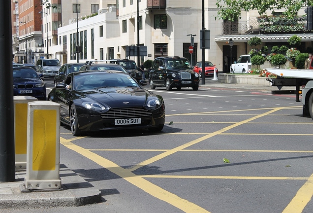 Aston Martin V8 Vantage