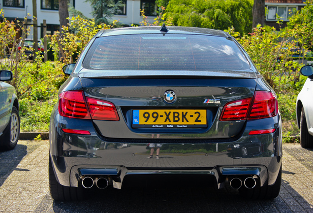 BMW M5 F10 2011