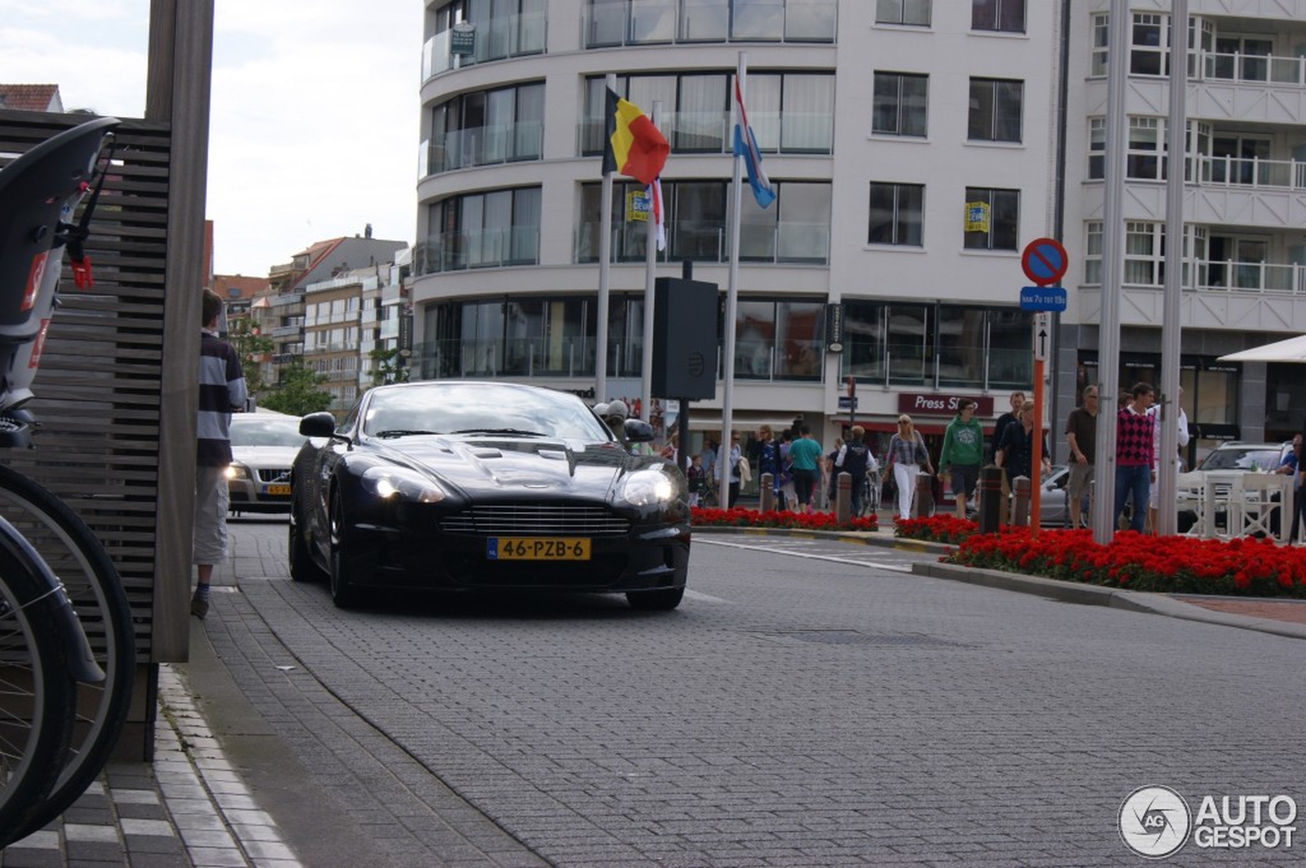 Aston Martin DBS Volante