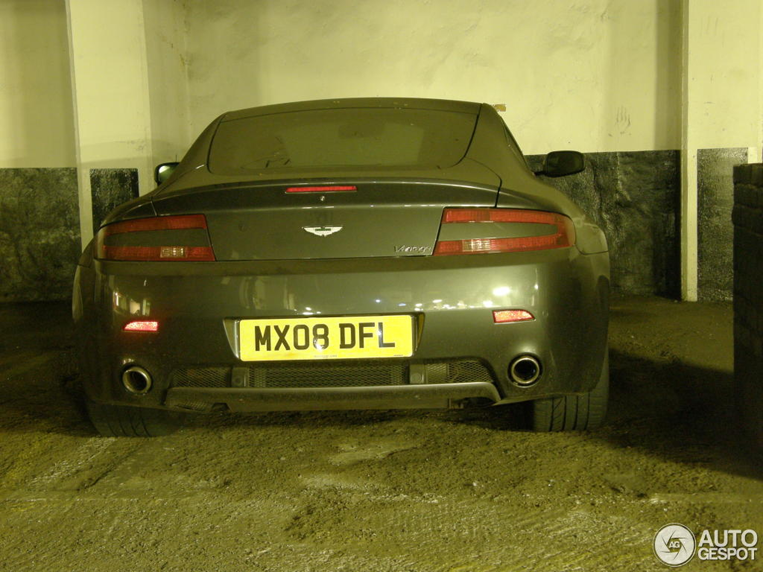 Aston Martin V8 Vantage