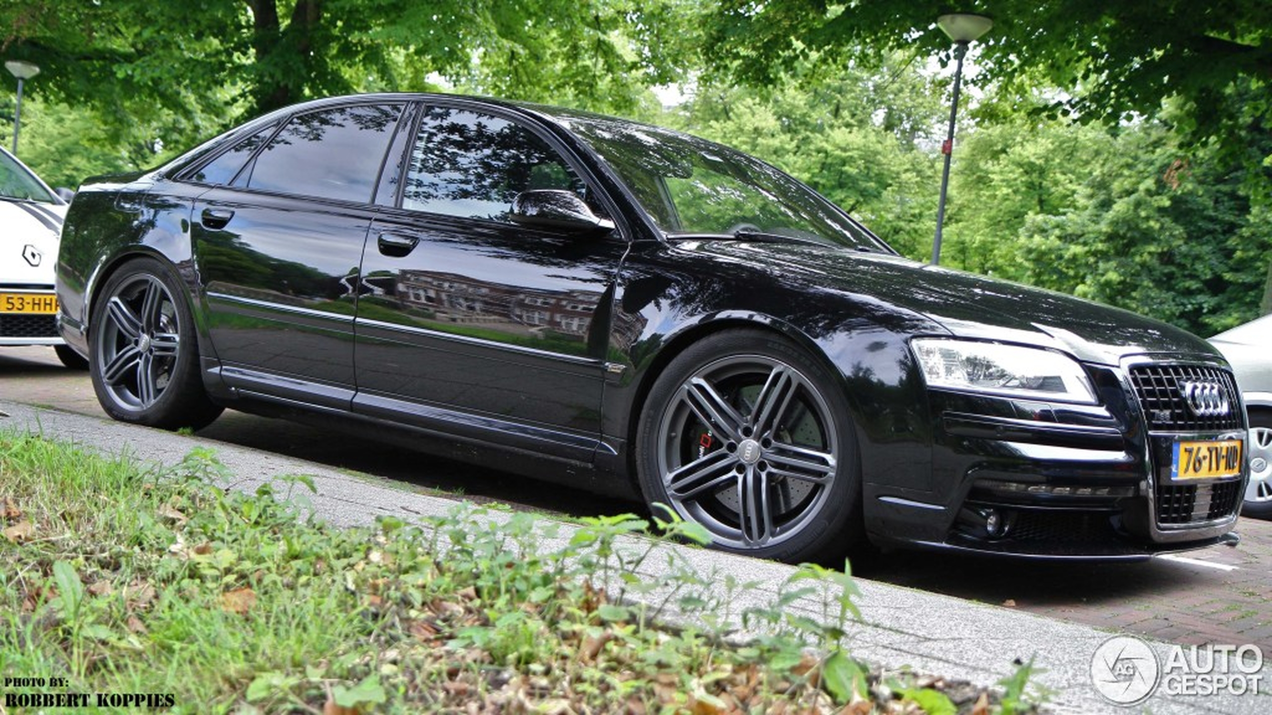 Audi S8 D3