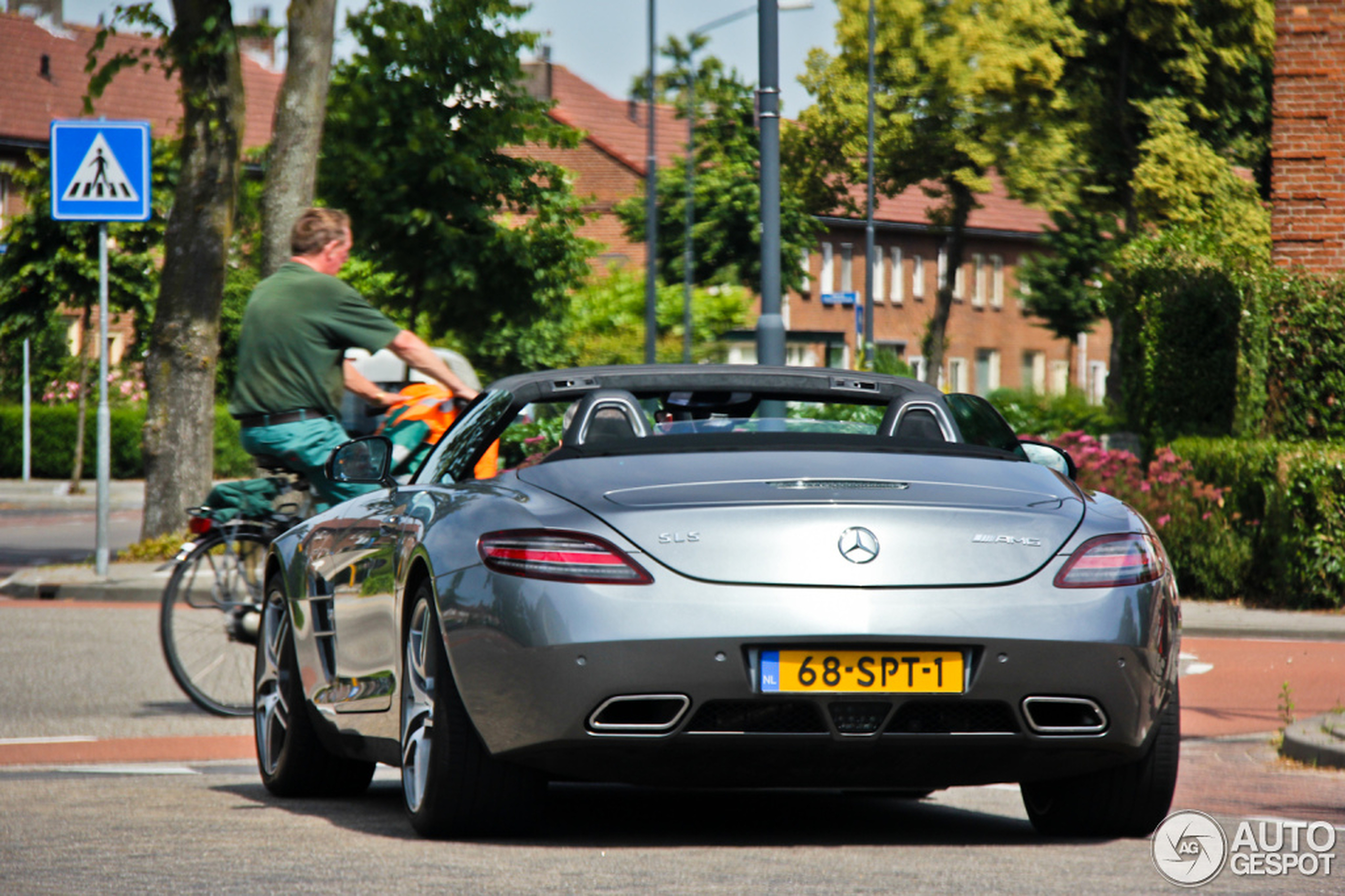 Mercedes-Benz SLS AMG Roadster