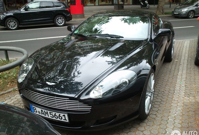 Aston Martin DB9