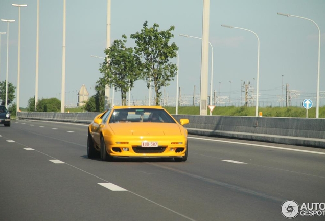 Lotus Esprit V8