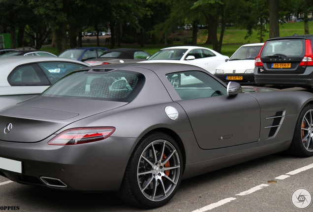 Mercedes-Benz SLS AMG