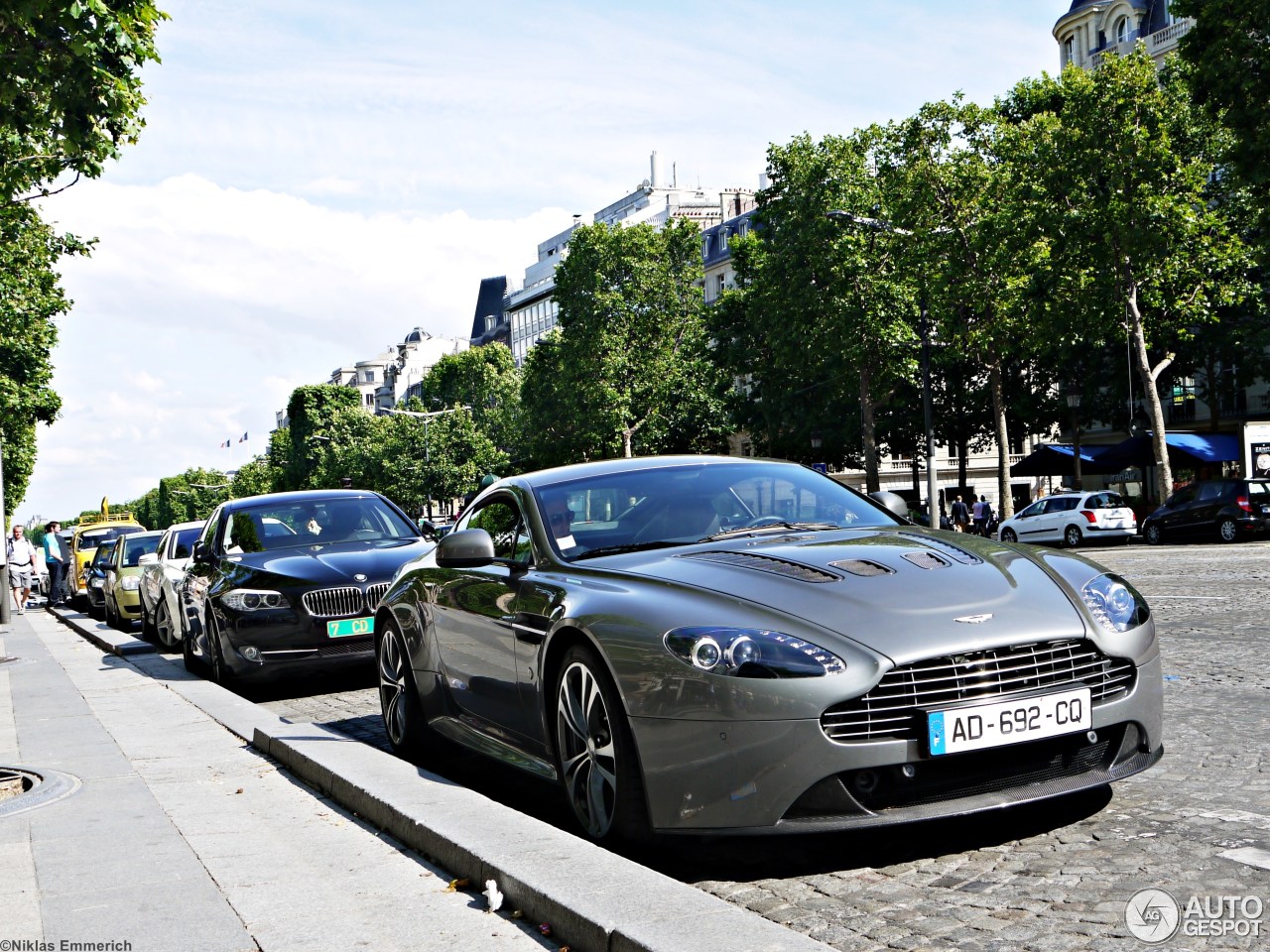 Aston Martin V12 Vantage