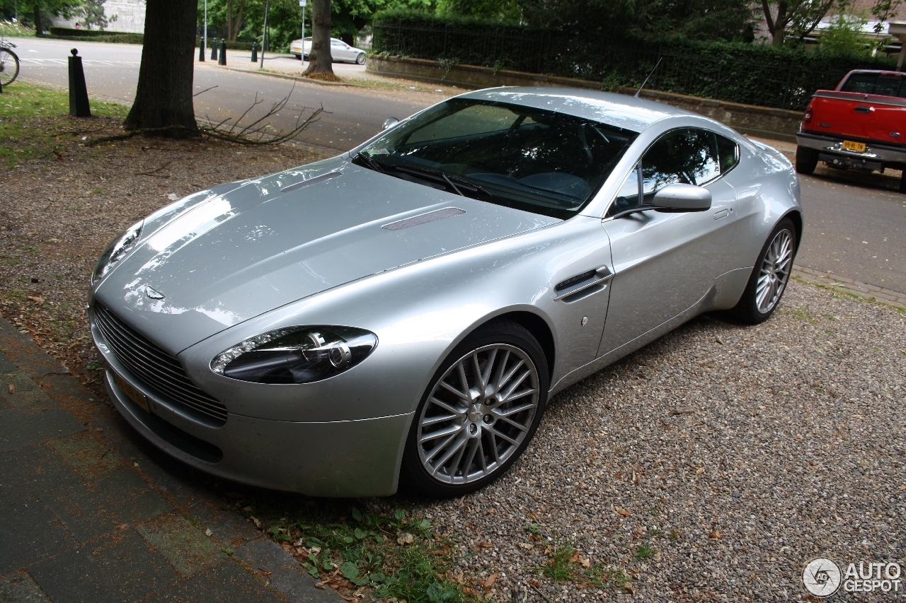 Aston Martin V8 Vantage