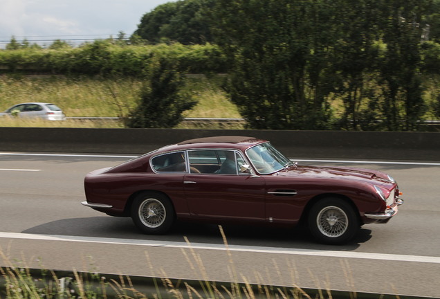 Aston Martin DB6 MKI