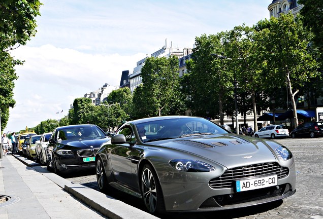 Aston Martin V12 Vantage