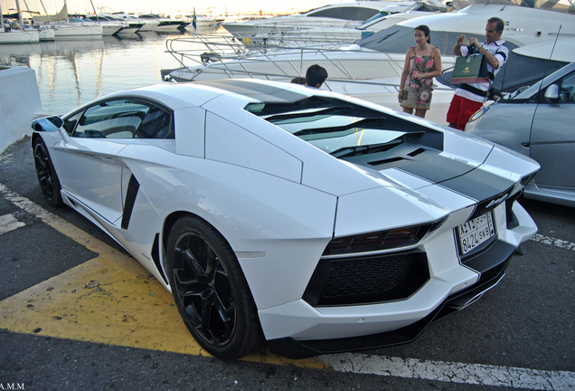 Lamborghini Aventador LP700-4