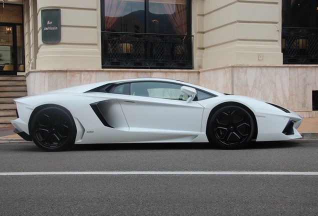 Lamborghini Aventador LP700-4