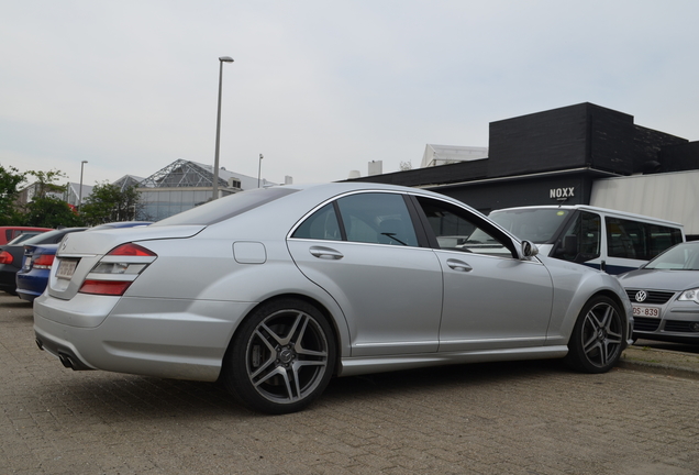 Mercedes-Benz S 63 AMG W221