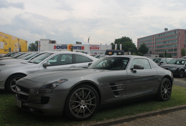 Mercedes-Benz SLS AMG