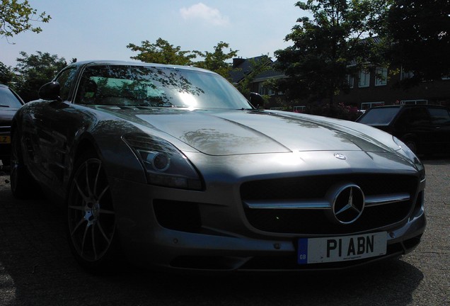 Mercedes-Benz SLS AMG