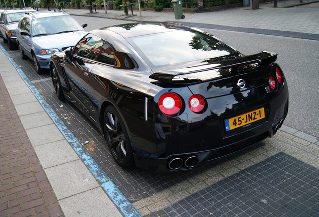 Nissan GT-R