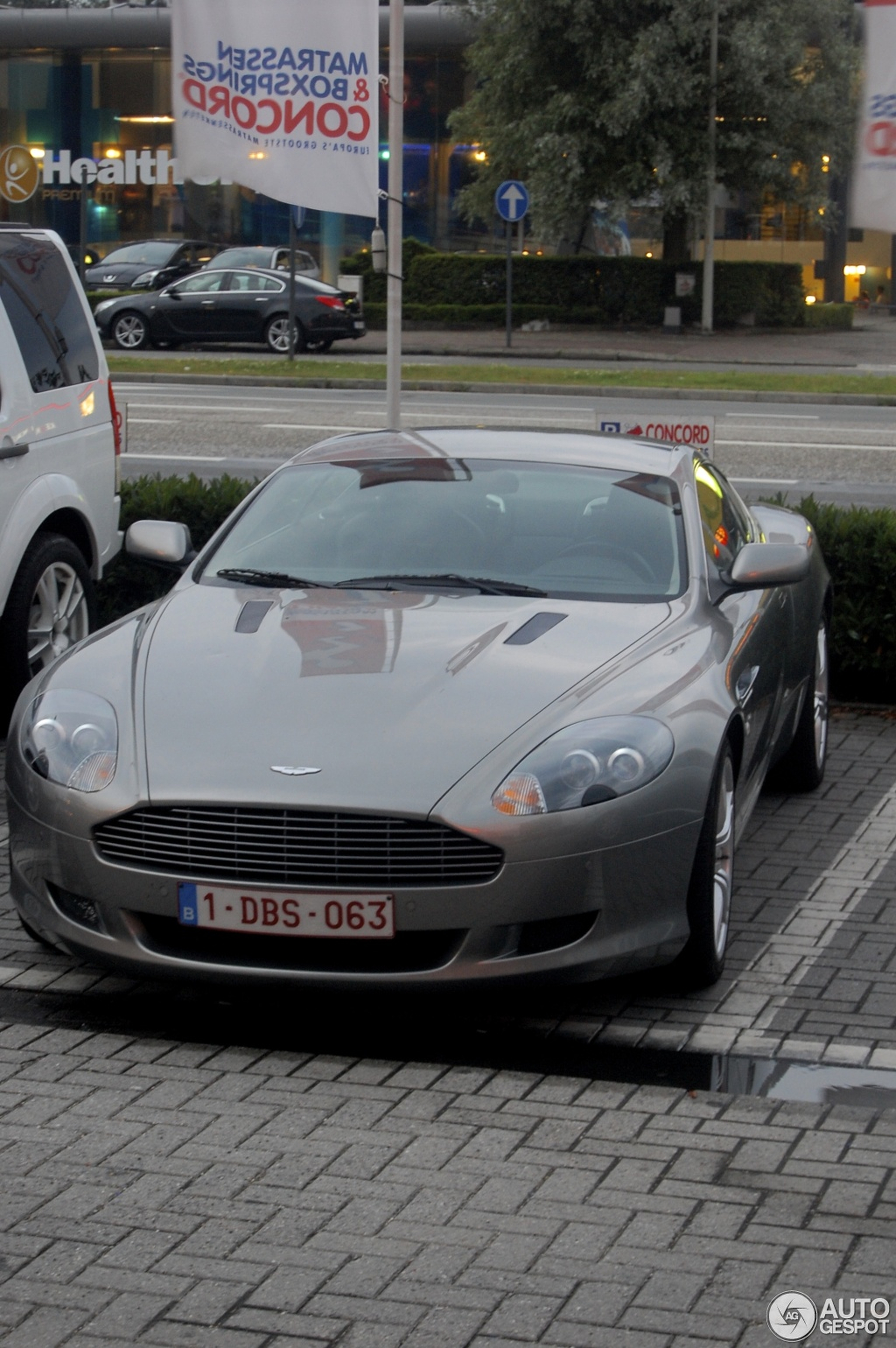 Aston Martin DB9