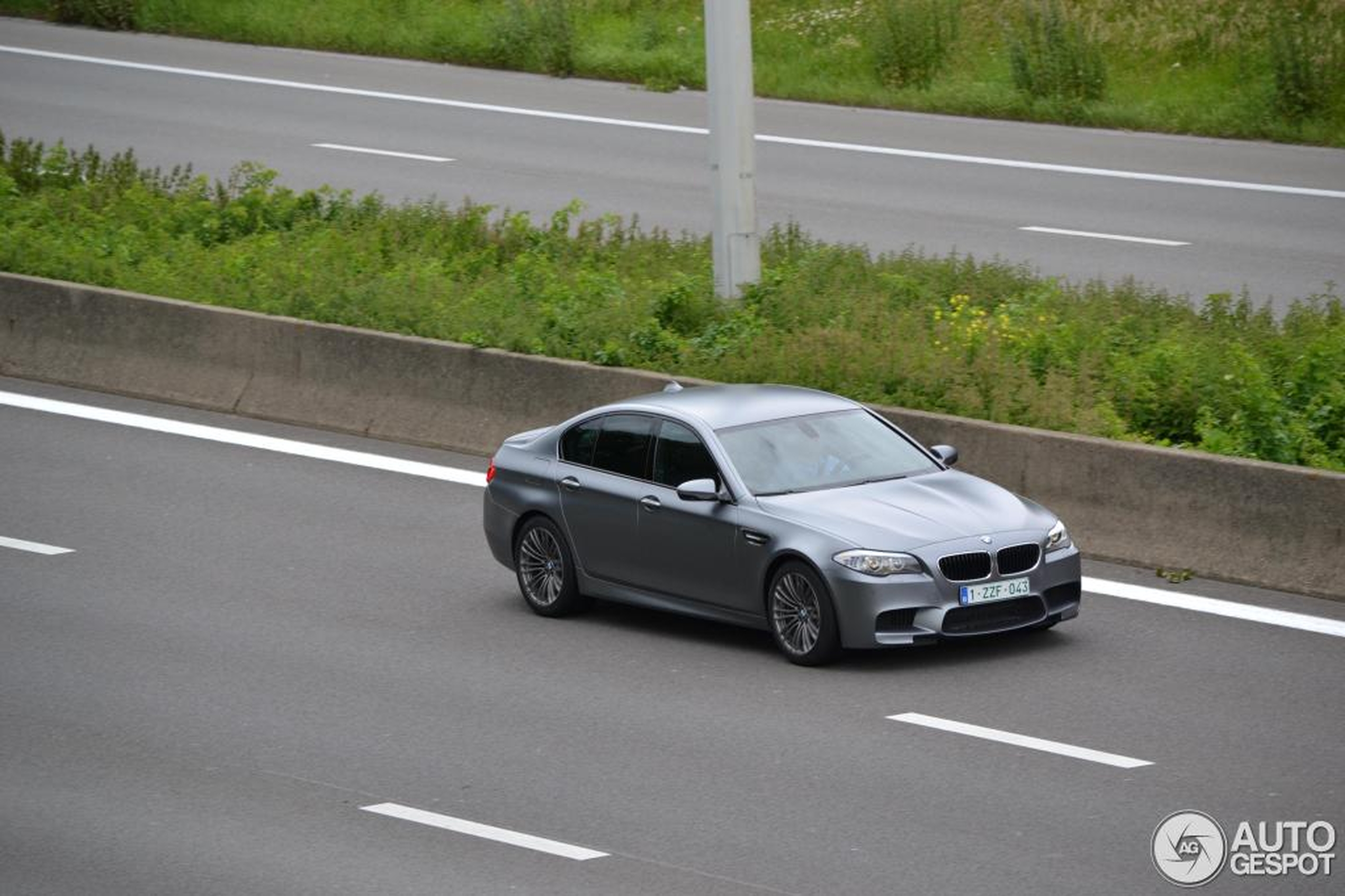 BMW M5 F10 2011